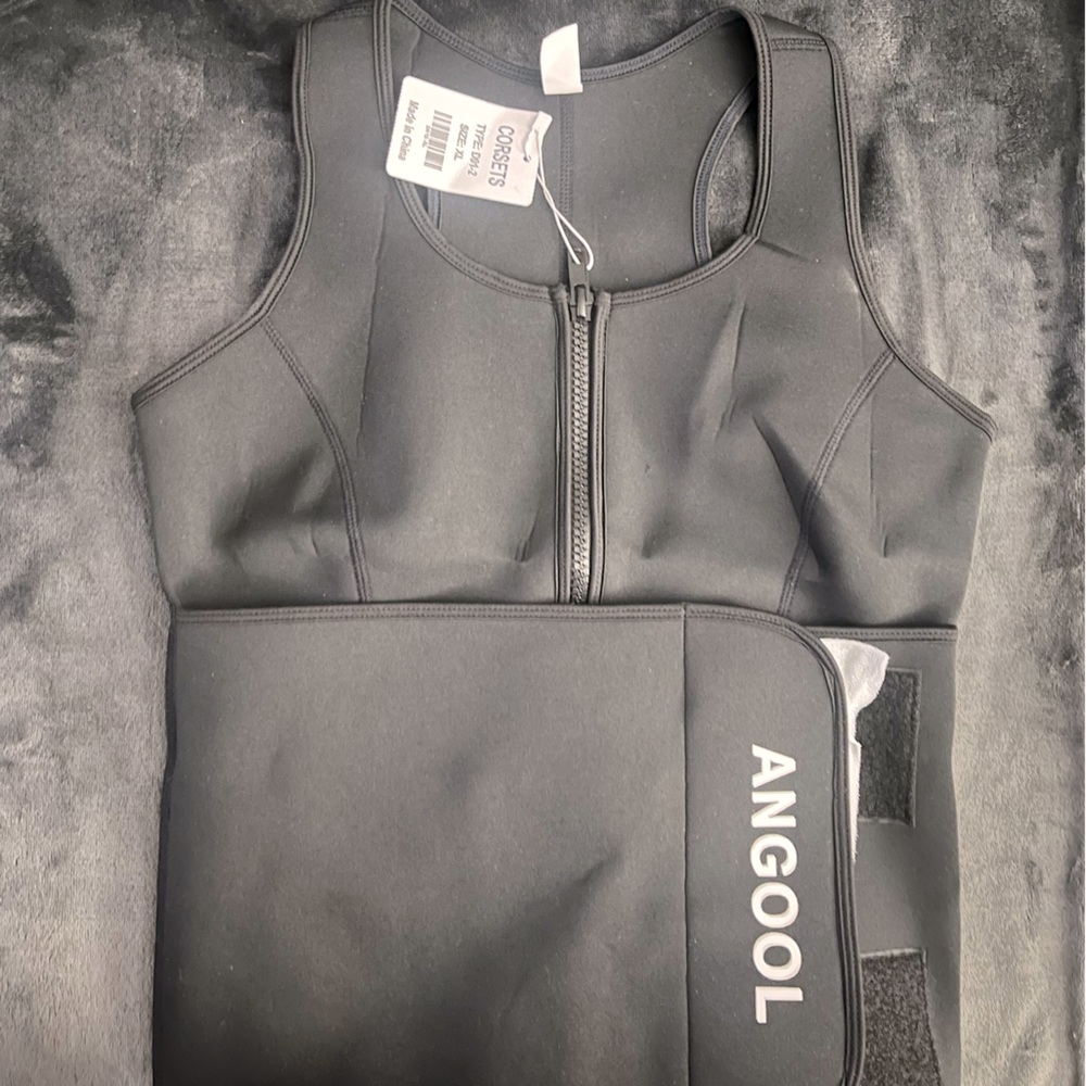 CORSET(BRAND NEW/NEVER WOEN!!!)